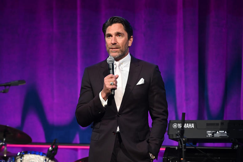 Henrik Lundqvist onstage. 