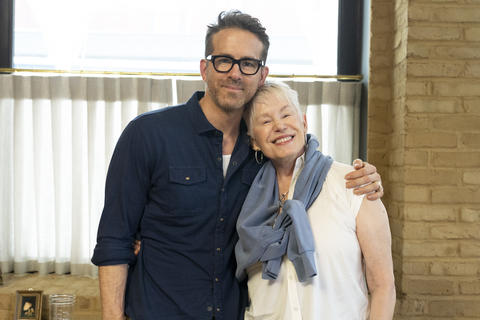 Ryan Reynolds with his mother, Tammy