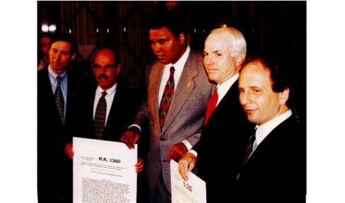 Foundation Thanks Senator McCain for Contributions to Parkinson's Research