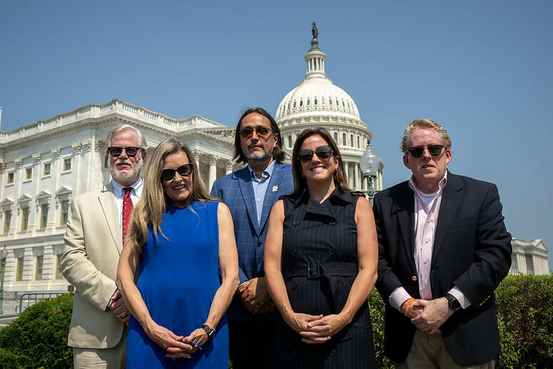 MJFF staff, partner organizations and advocates celebration the HEALTHY BRAINS Act.